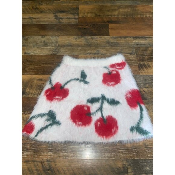 dELiA*s The Sweet Spot fuzzy skirt Delia’s - Picture 1 of 2